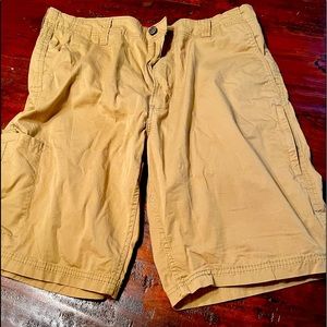 Mens Levi shorts DENIZEN utility shorts. 38 waist